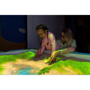 Cutie cu nisip pentru realitate augmentată, cu jocuri 3D interactive pentru educație, terapie și divertisment, iSandBox Mini 1 Cutie cu nisip pentru realitate augmentată, cu jocuri 3D interactive pentru educație, terapie și divertisment, iSandBox Mini