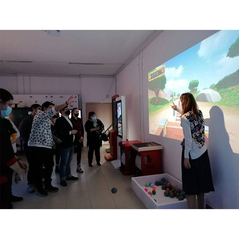 Perete interactiv cu mingi moi pentru divertismentul și dezvoltarea copiilor Minge vs. Perete 12 Perete interactiv cu mingi moi pentru divertismentul și dezvoltarea copiilor Minge vs. Perete - imagine 12